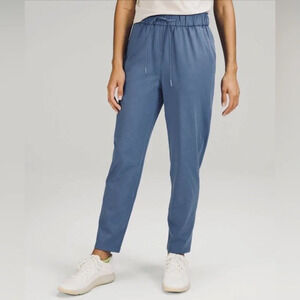 Lululemon Stretch High Rise 7/8 Pant Blue Women’s 12 Relaxed Fit Pockets